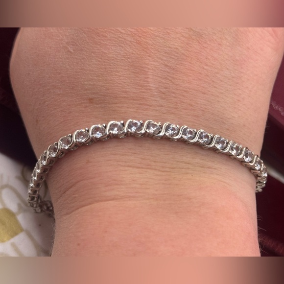 Helzberg diamonds 7.5” sterling silver white sapphire bracelet - Picture 11 of 14